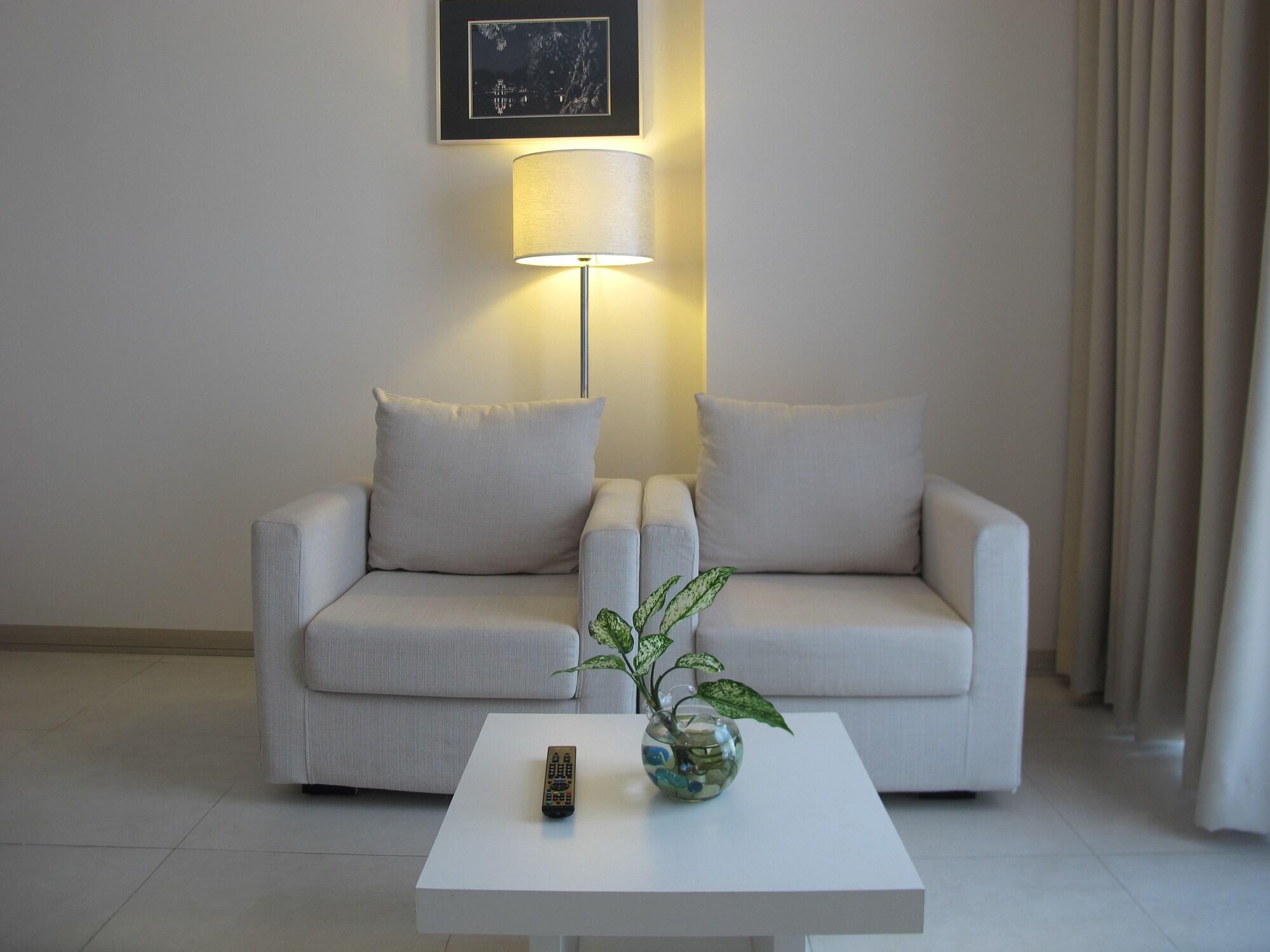 Nhi Phi Hotel Нячанг Экстерьер фото