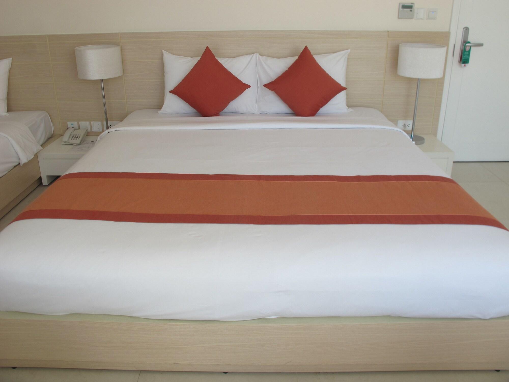 Nhi Phi Hotel Нячанг Экстерьер фото