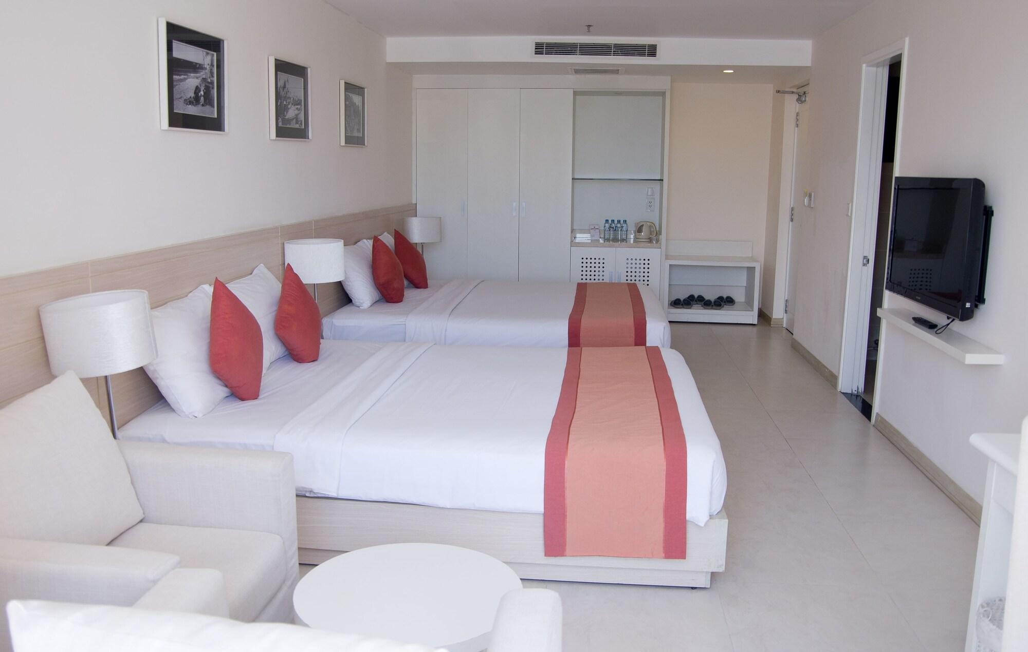 Nhi Phi Hotel Нячанг Экстерьер фото