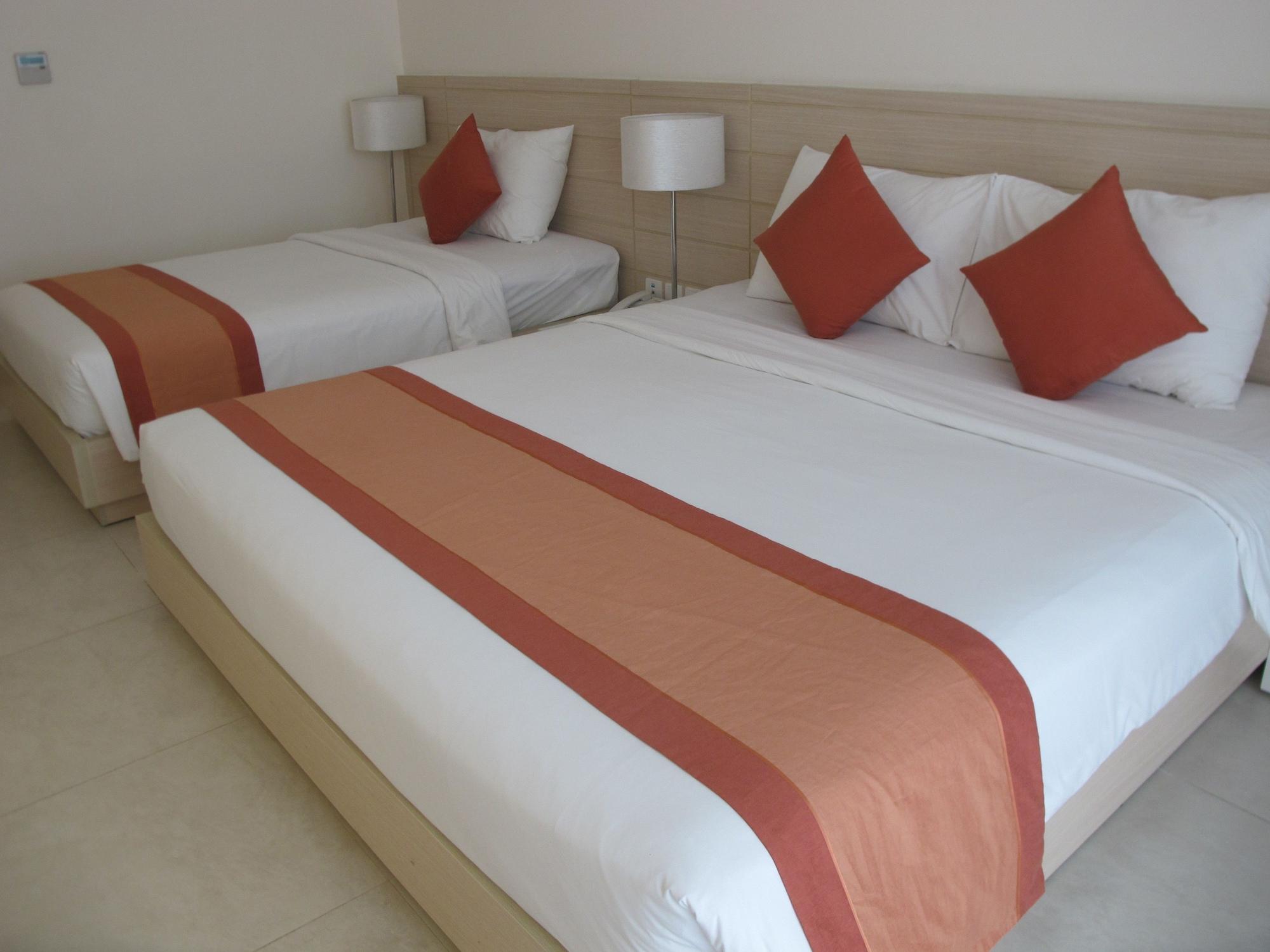 Nhi Phi Hotel Нячанг Экстерьер фото