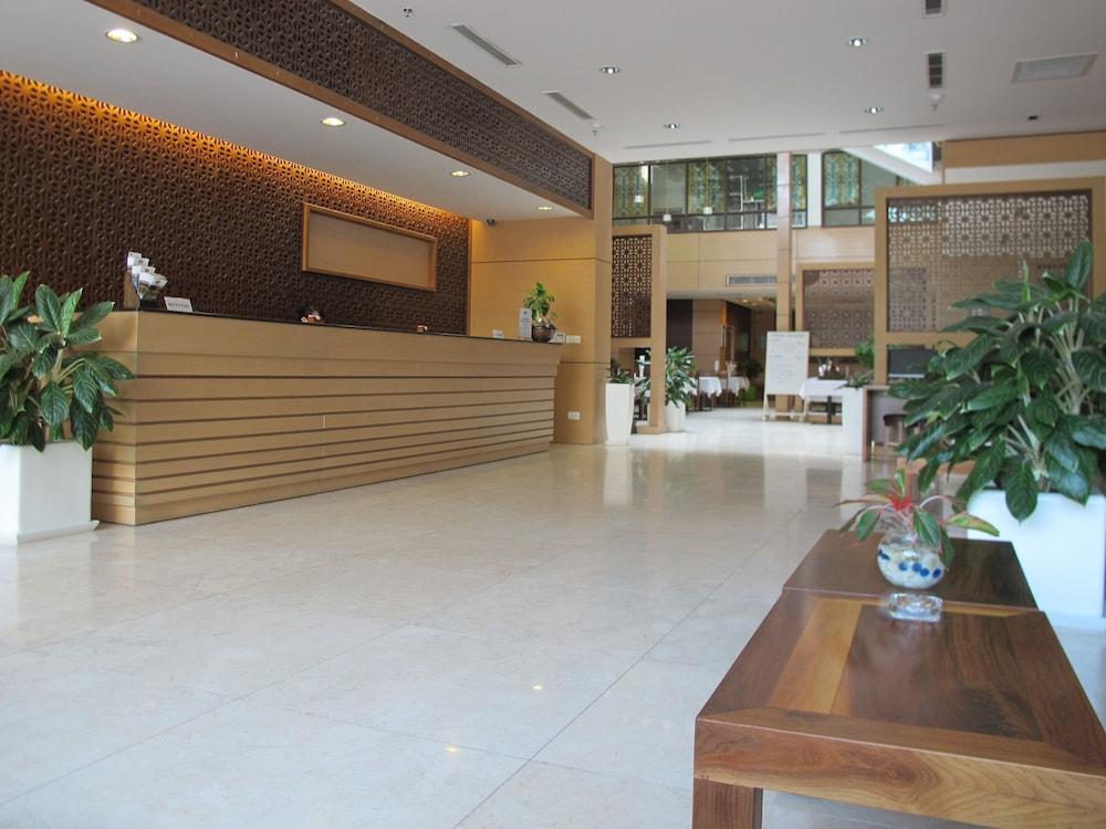 Nhi Phi Hotel Нячанг Экстерьер фото