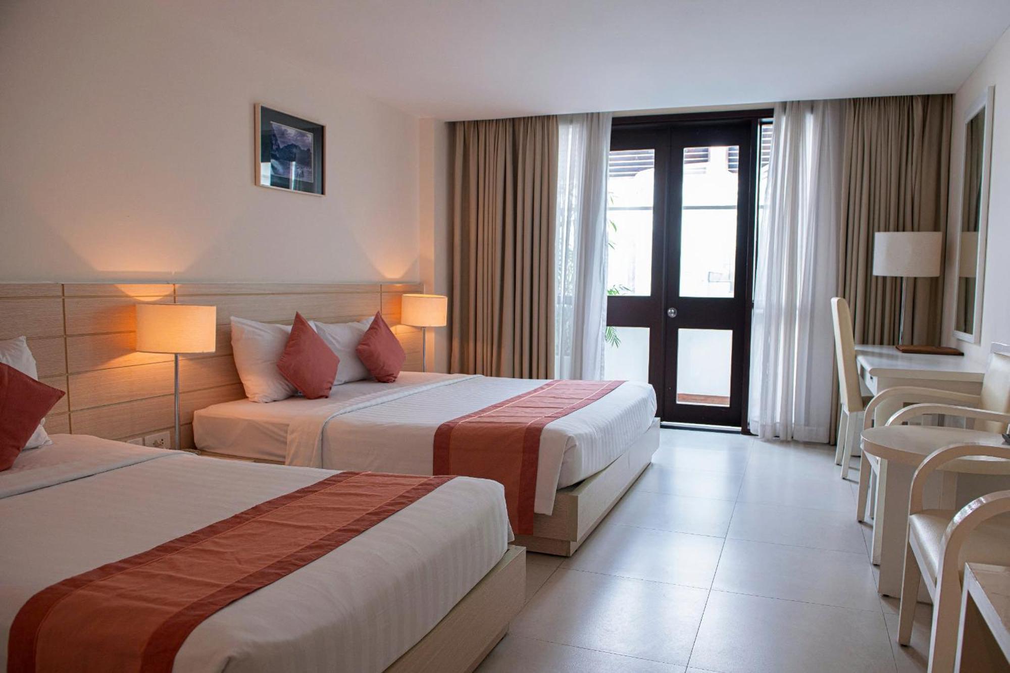 Nhi Phi Hotel Нячанг Экстерьер фото