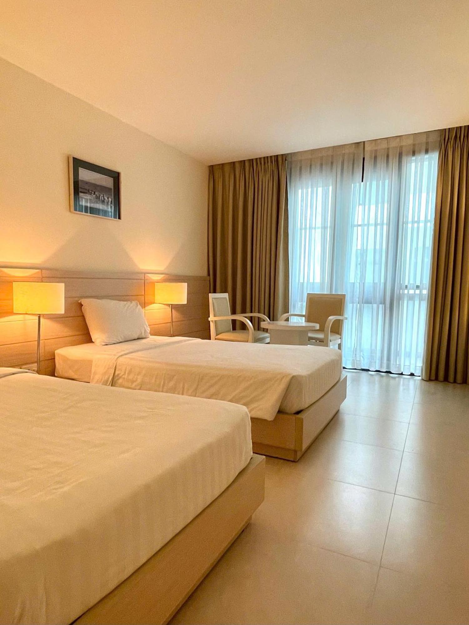 Nhi Phi Hotel Нячанг Экстерьер фото