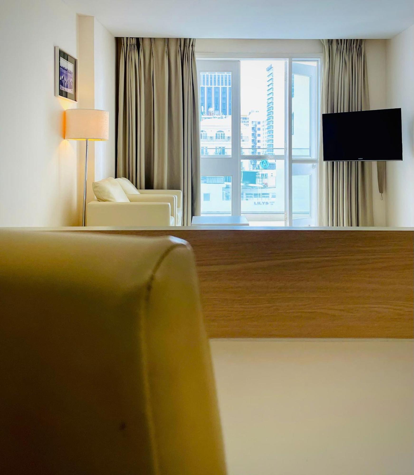 Nhi Phi Hotel Нячанг Экстерьер фото