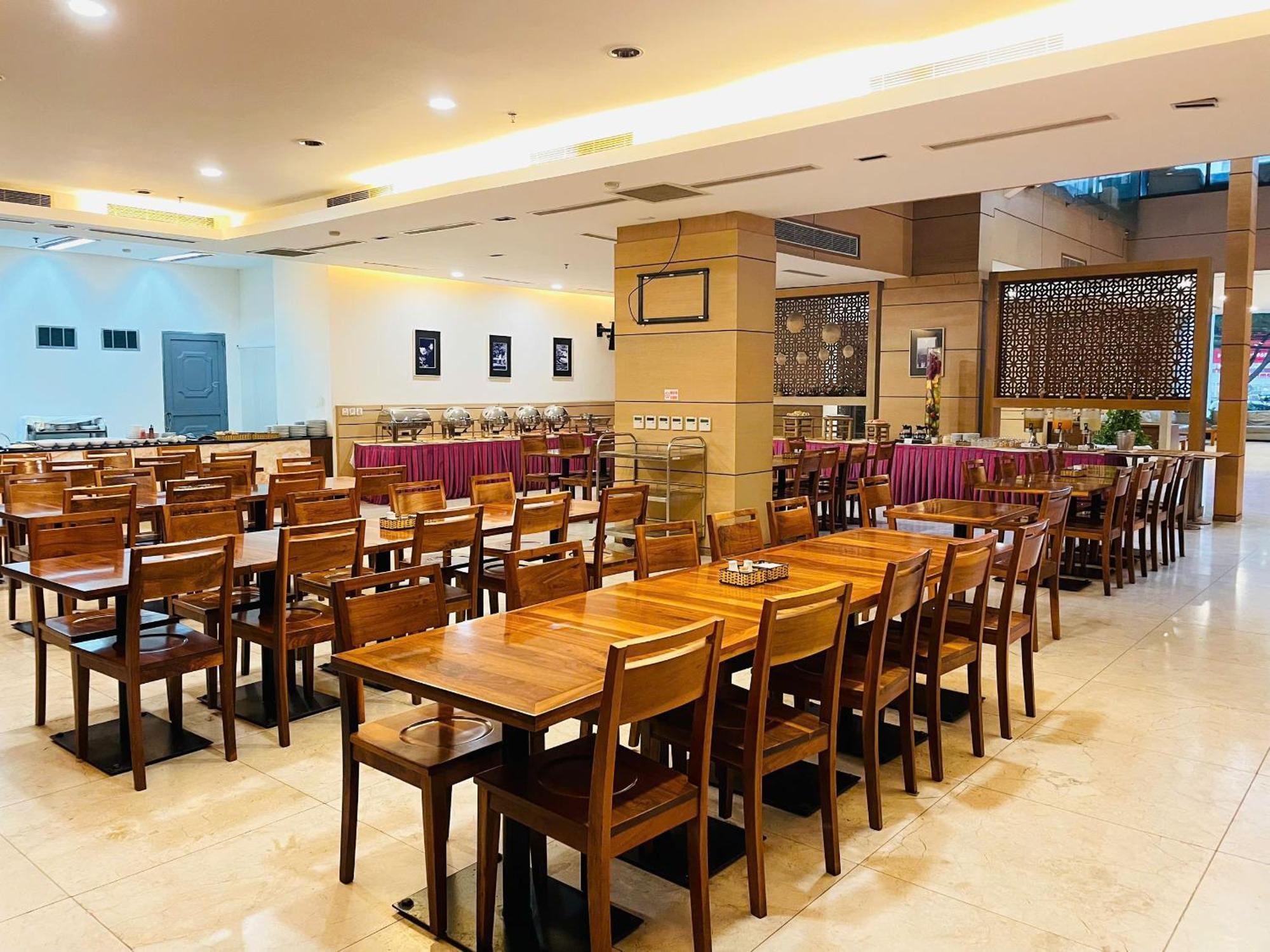 Nhi Phi Hotel Нячанг Экстерьер фото