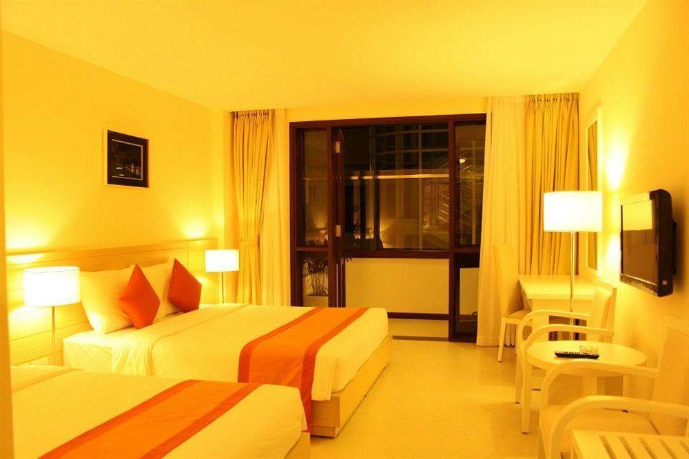 Nhi Phi Hotel Нячанг Экстерьер фото