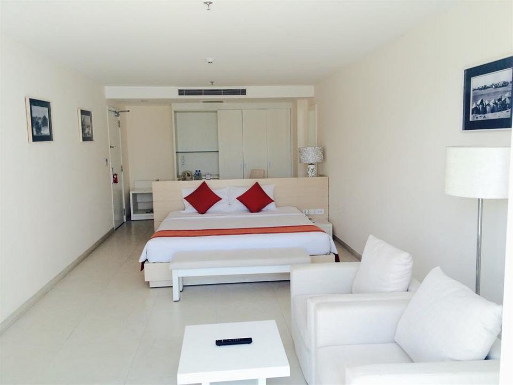 Nhi Phi Hotel Нячанг Экстерьер фото