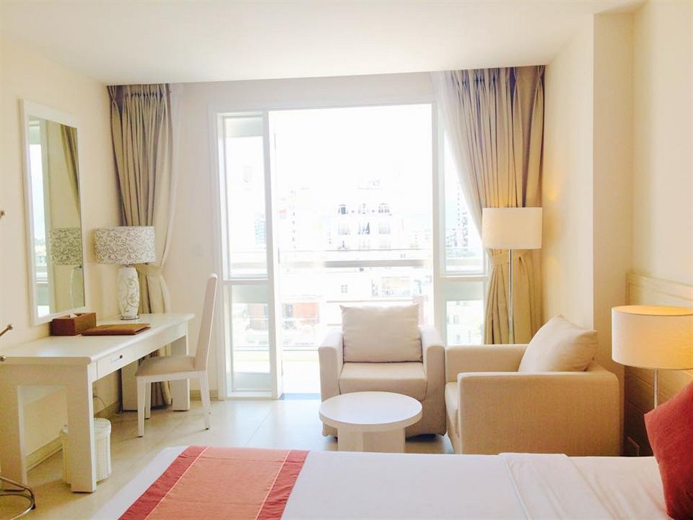 Nhi Phi Hotel Нячанг Экстерьер фото